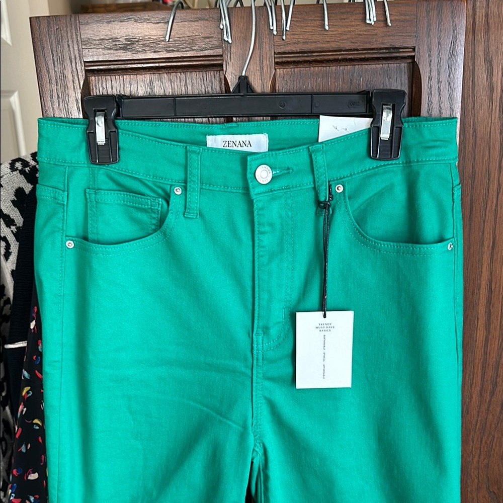Zenana Outfitters Green Raw hem pant
